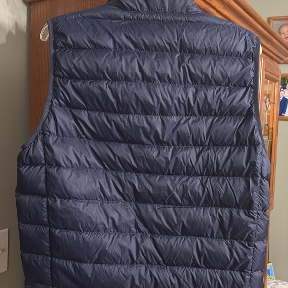 Nwot Mens Lightweight Puffer vest size Med - Picture 4 of 7